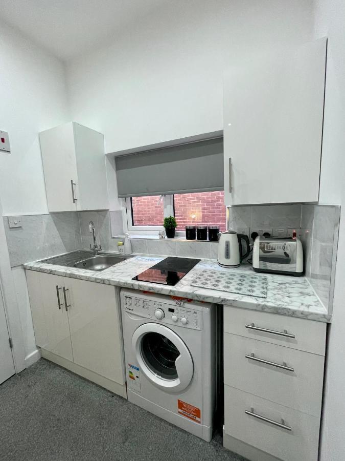 Self Contained Studio In Bham City Centre W Parking Бірмінгем Екстер'єр фото