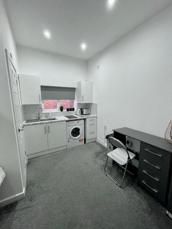 Self Contained Studio In Bham City Centre W Parking Бірмінгем Екстер'єр фото