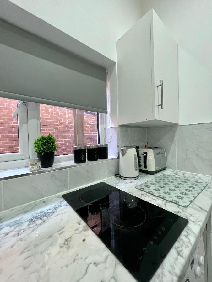 Self Contained Studio In Bham City Centre W Parking Бірмінгем Екстер'єр фото
